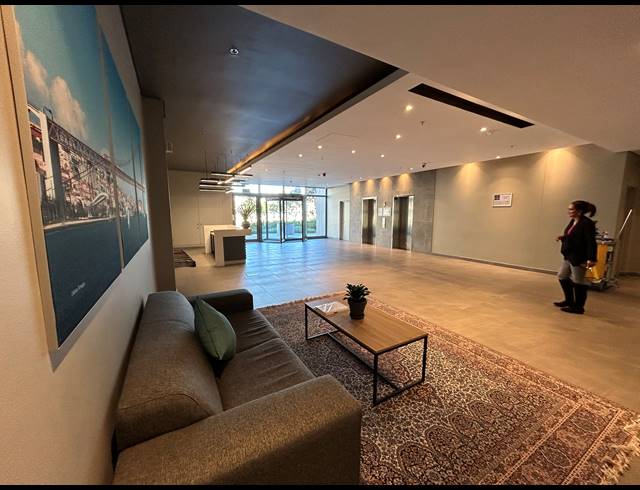 114M² BUILDING TO LET IN FORESHORE